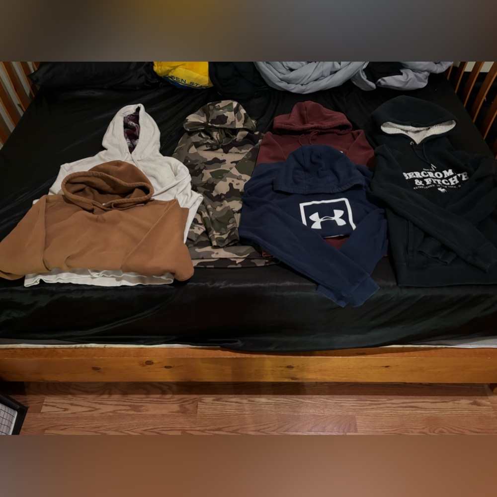 Men’s hoodie lot